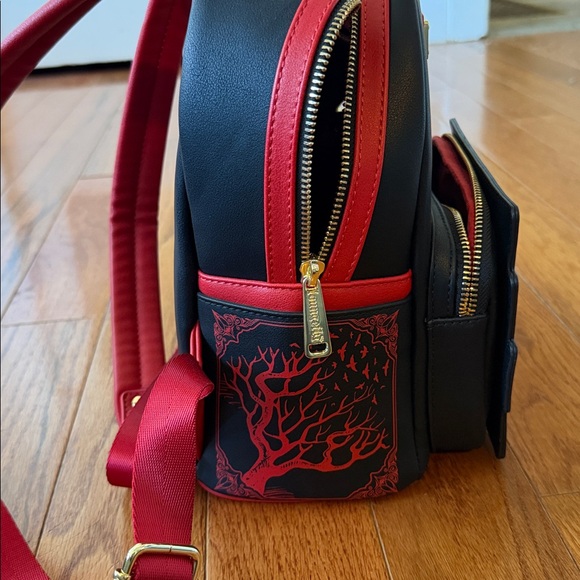 Loungefly Edgar Allan Poe bag - Picture 4 of 7